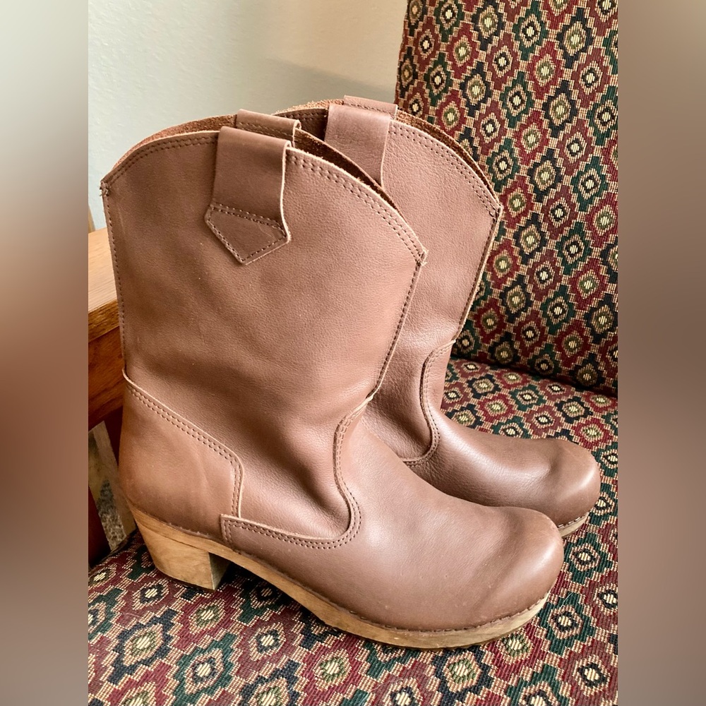 Sanita Anemone Clog Boots